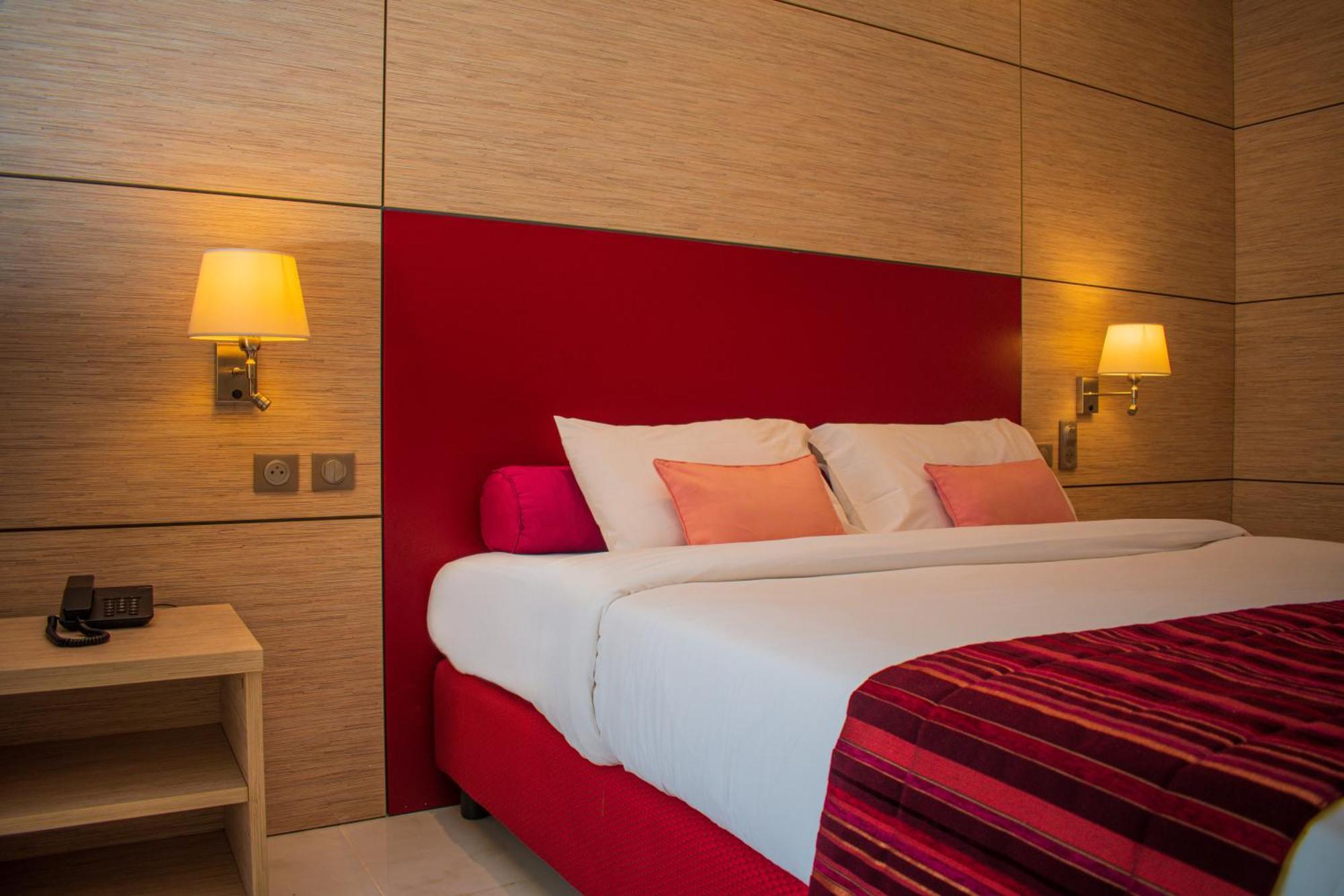 Hotel Sarakawa Λομέ Εξωτερικό φωτογραφία