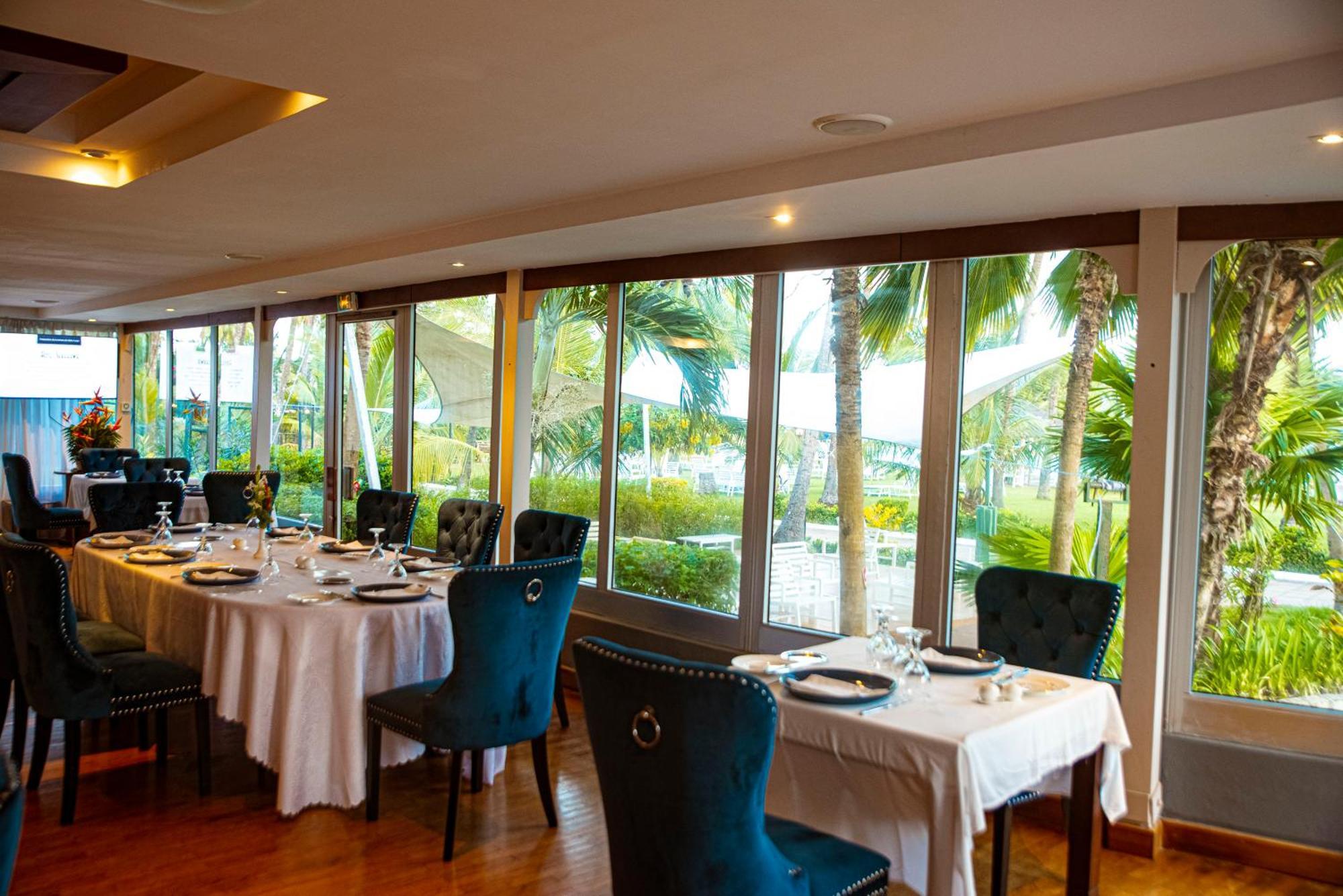 Hotel Sarakawa Λομέ Εξωτερικό φωτογραφία