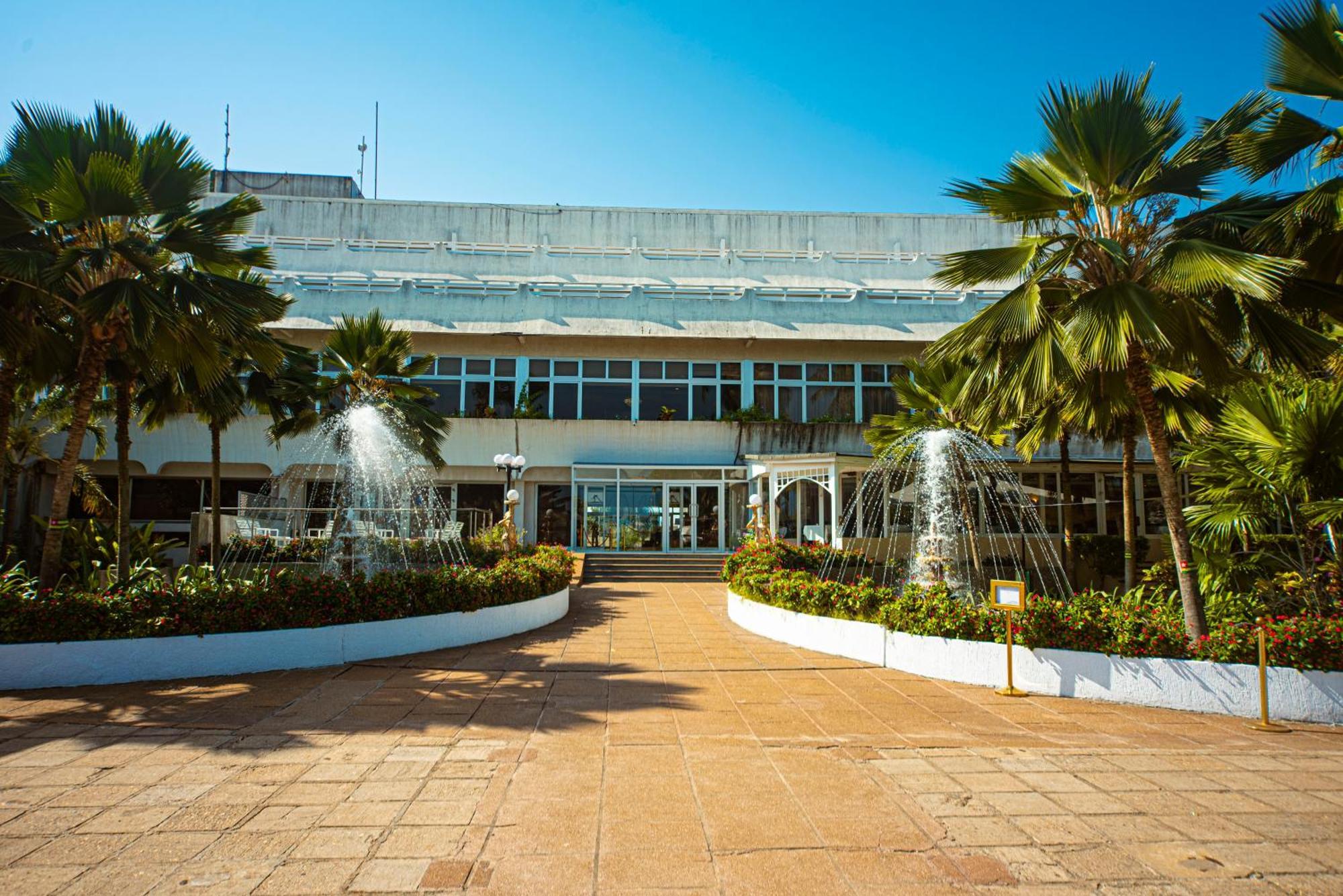 Hotel Sarakawa Λομέ Εξωτερικό φωτογραφία
