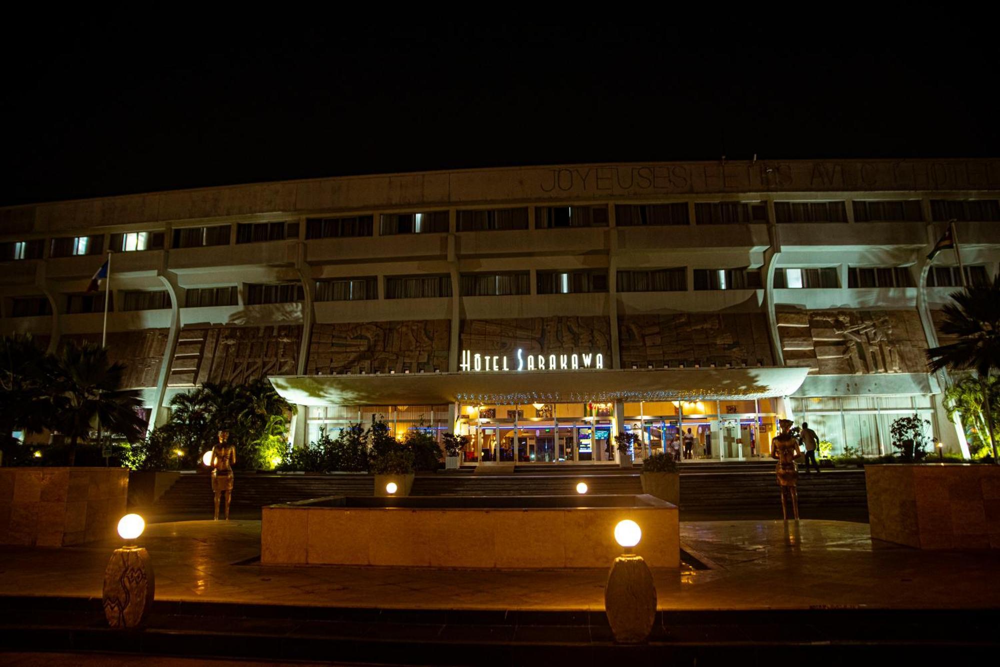 Hotel Sarakawa Λομέ Εξωτερικό φωτογραφία