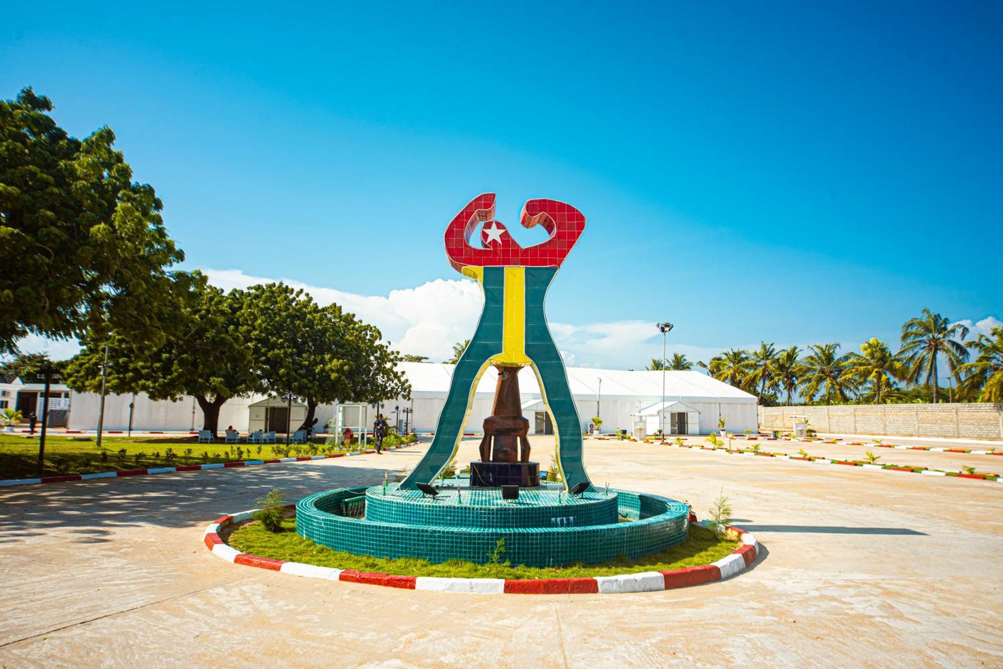 Hotel Sarakawa Λομέ Εξωτερικό φωτογραφία